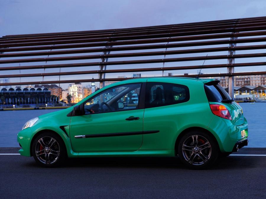  Renault Clio RS 2009 года  (фото 8 из 11)